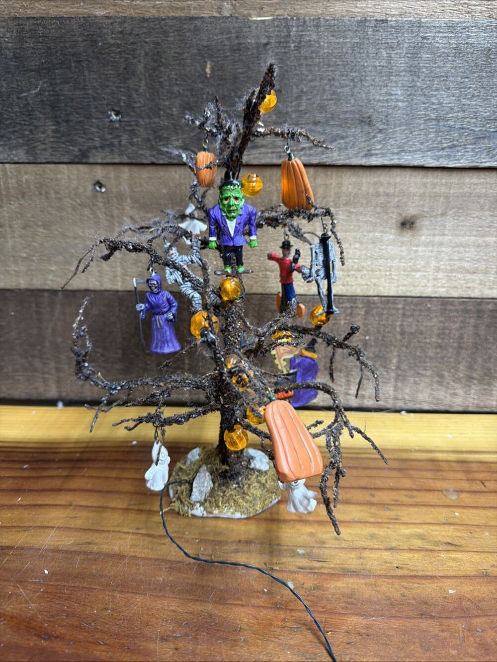 Lemax Spooky Town Halloween Decorated Lighted Tree retired RARE 9”
